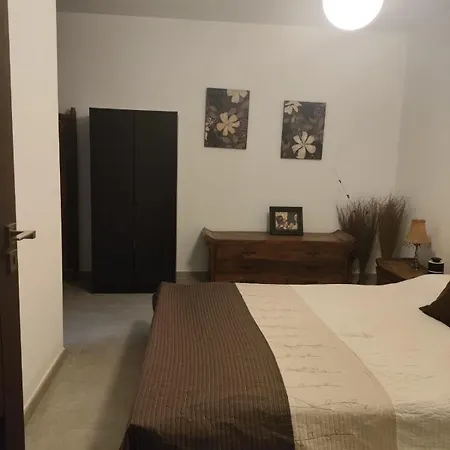 Double Bed With Ensuite And Shared Facilities Kwatera prywatna Birkirkara