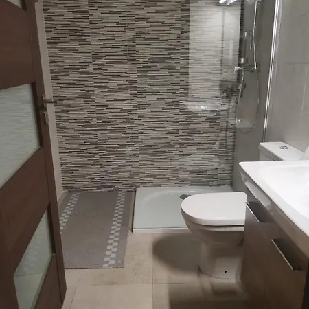 Double Bed With Ensuite And Shared Facilities