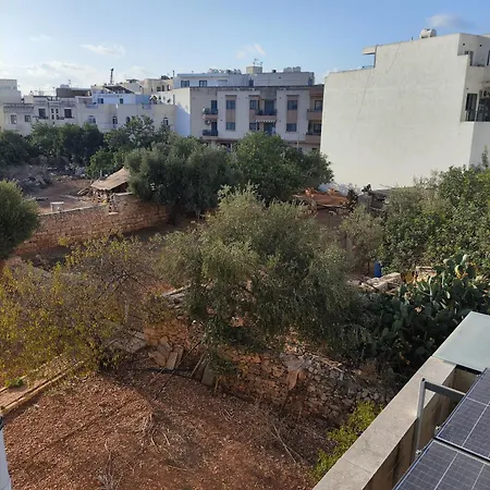 Double Bed With Ensuite And Shared Facilities *