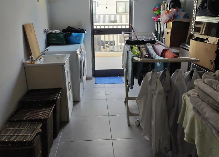 Double Bed With Ensuite And Shared Facilities Birkirkara