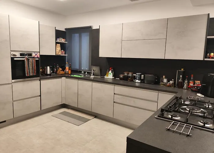 Kwatera prywatna Double Bed With Ensuite And Shared Facilities *